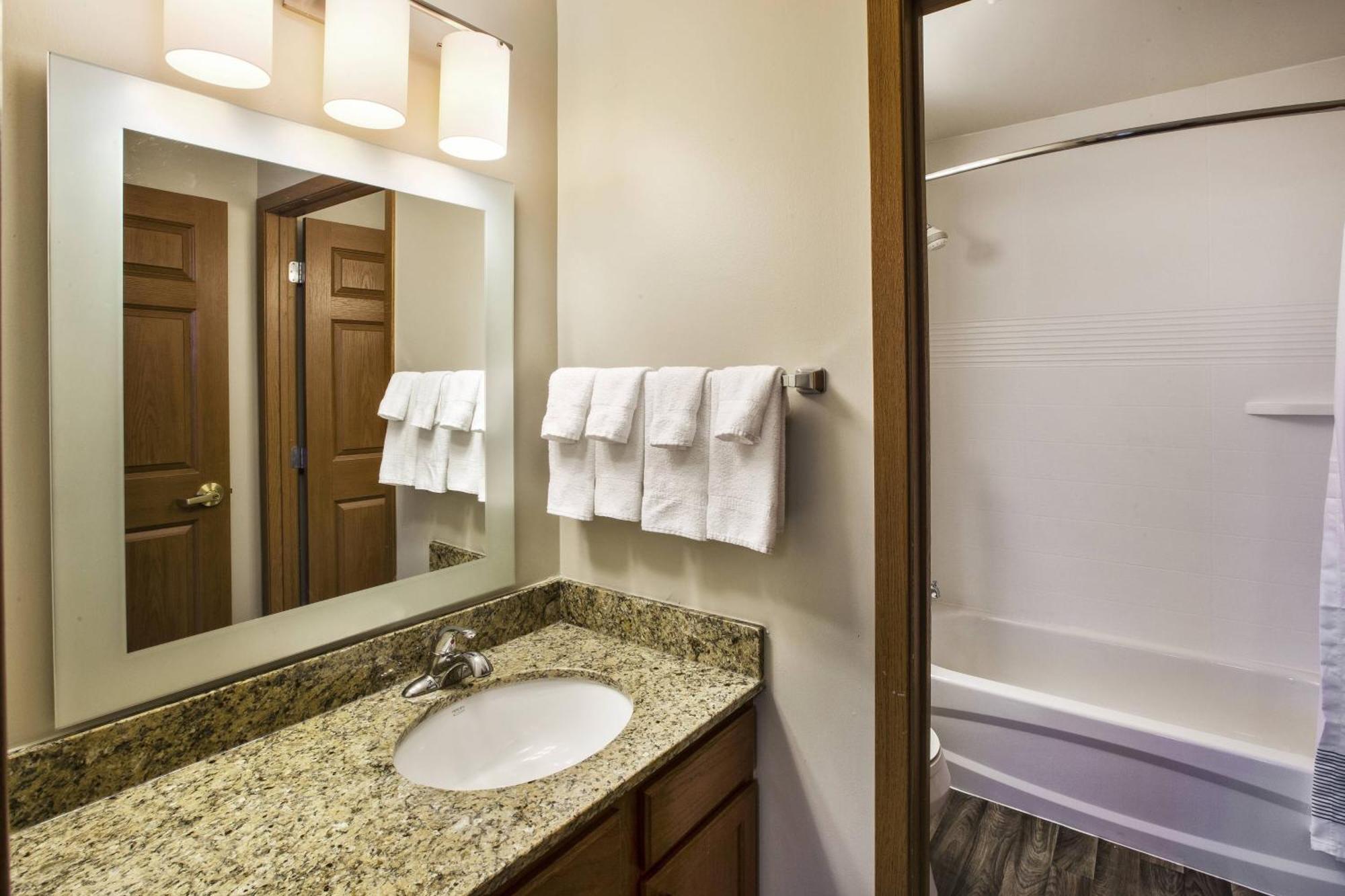 Towneplace Suites Detroit Стърлинг Хайтс Екстериор снимка